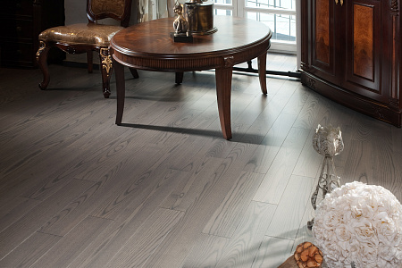 СЕРЕБРИСТЫЙ